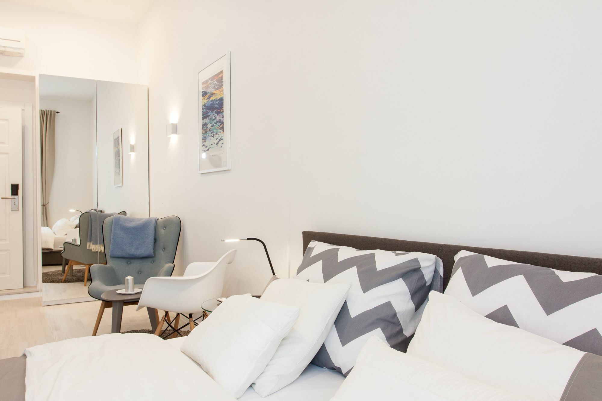 Tesla Boutique Apartments & Rooms ザグレブ エクステリア 写真