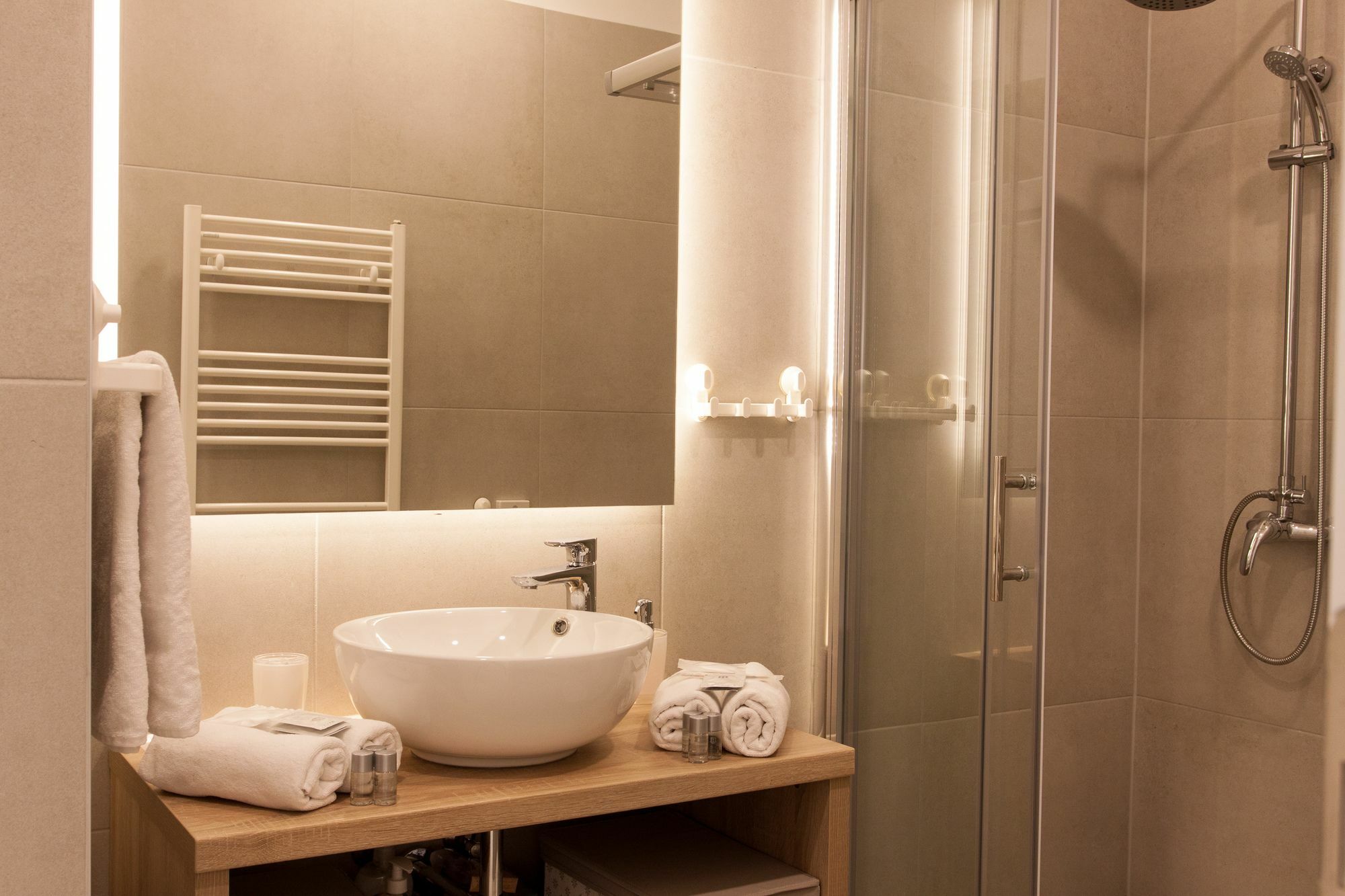 Tesla Boutique Apartments & Rooms ザグレブ エクステリア 写真